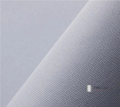 ROLdour – Maßanfertigung. Bestellen Sie jede Patronenlänge in mm bis max. 2000 mm x jede Schienenlänge in mm bis max. 1000 mm (Gesamtgröße bis zu den Außenkanten des Rahmens). THEdoûr Bespoke