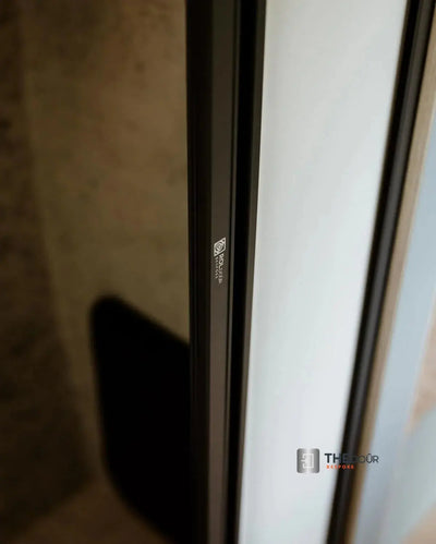 ROLdour Kleine Maßanfertigung, platzsparende horizontale oder vertikale Schiebetür / -screen, wasserdicht, lichtundurchlässig im leichten Aluminiumrahmen THEdoûr Maßanfertigung